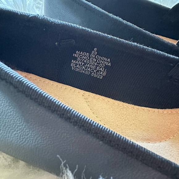 Old Navy Mary Jane flats - Picture 5 of 10